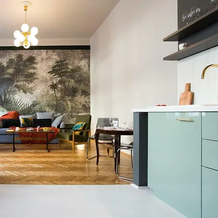 Διαμέρισμα Luxurious Jungle Suite, Charming, Super Central